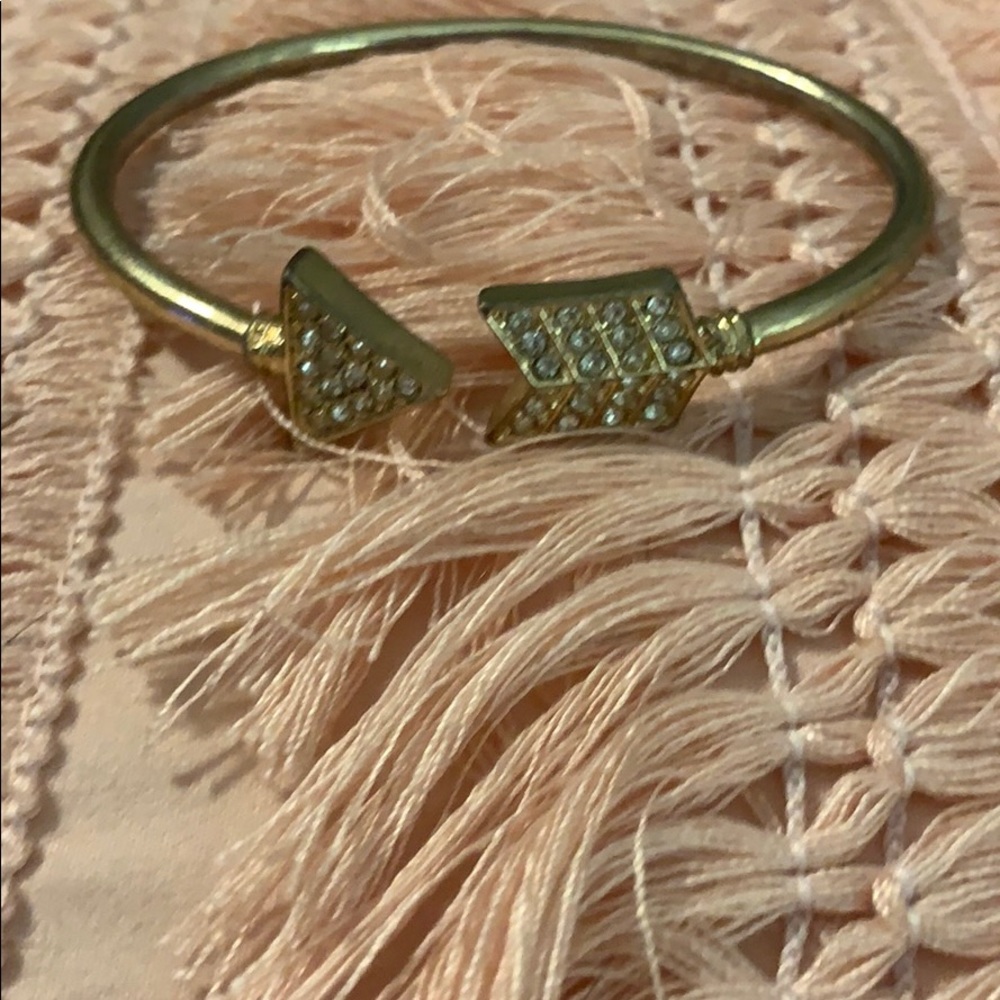 Arrow bangle💛💛